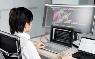 惠东 ,php声明和调用变量的符号是什么？